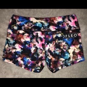Dark Floral Fleo Shorts XS